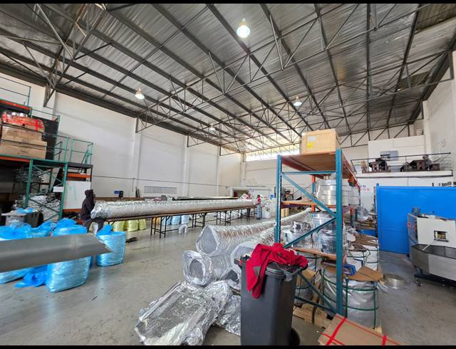 1,768M² FACTORY FOR SALE IN LANSERIA